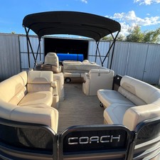 Coach Pontoons 230RFC