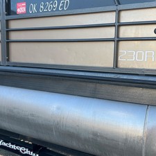 Coach Pontoons 230RFC