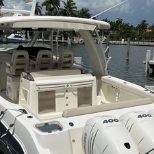 Boston Whaler 420 Outrage