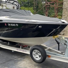 Yamaha Boats 242 Limited S
