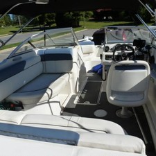 Bayliner 190 Deck Boat
