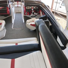 Four Winns H21