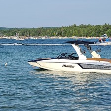 Malibu Wakesetter 24 MXZ
