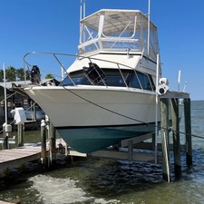Hatteras 32 Flybridge Fisherman