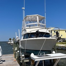 Hatteras 32 Flybridge Fisherman
