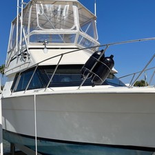 Hatteras 32 Flybridge Fisherman