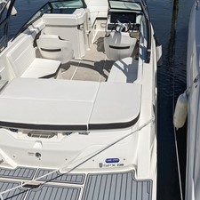 Sea Ray SPX 230