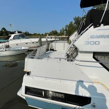 Sea ray 300 sedan bridge