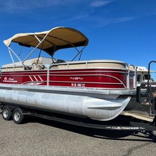 Sun Tracker Party Barge 22 XP3