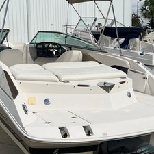 Regal 2200 Bowrider