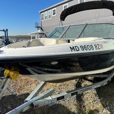 Maxum 1800MX Sport Boat