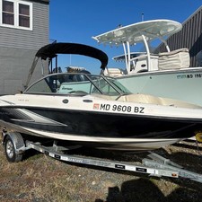 Maxum 1800MX Sport Boat