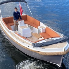 Interboat intender 820