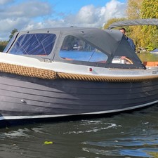 Interboat intender 820