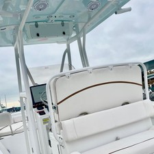 Sea Ray hunt ultra 211