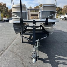 Sun Tracker Party Barge 20 DLX