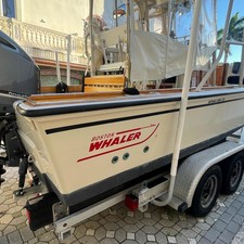 Boston Whaler 320 Outrage Cuddy Cabin