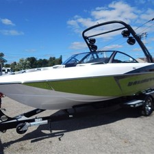 Malibu Wakesetter 22 VLX