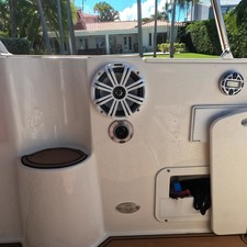 Rinker Fiesta Vee 310