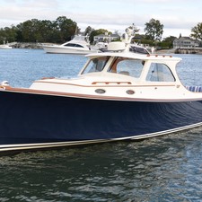 Hinckley Picnic Boat Classic