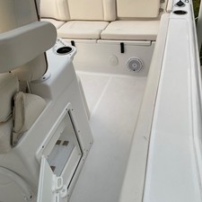 Sea Ray hunt ultra 211