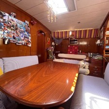 Amel Super Maramu 2000