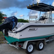 Boston Whaler 23 Outrage