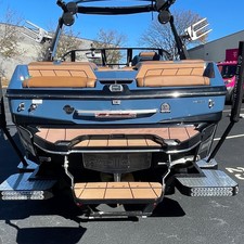 Malibu Wakesetter 23 LSV