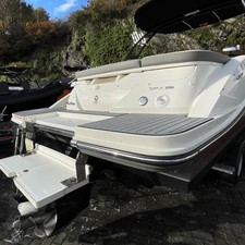 Sea Ray 230 SPX