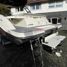 Sea Ray 230 SPX