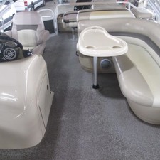 Sun Tracker Fishin Barge 22 DLX
