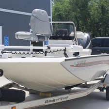 Ranger boats 2400 bay