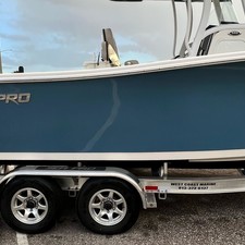 Angler Pro Boats 2900 center console