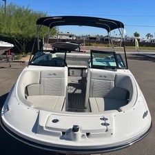 Sea Ray SPX 230