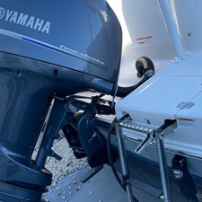 Robalo R227 Dual Console