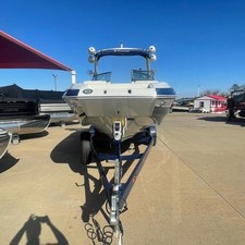 Crownline E 255 Surf
