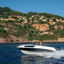 Bayliner VR6 Cuddy