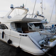Azimut 62E