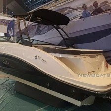 SeaRay 230 SSE