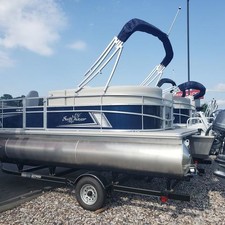 Sunchaser Boats Oasis 18 Fish