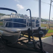 Sunchaser Boats Oasis 18 Fish