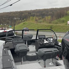 Tracker Targa V-19 WT