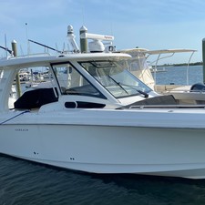 Boston Whaler 350 Realm