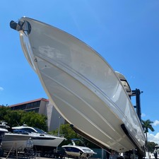 Boston Whaler 350 Outrage