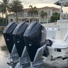 Boston Whaler 350 Outrage