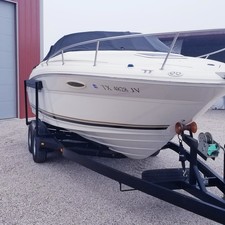 Sea ray 225 weekender