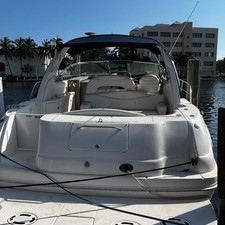 Sea Ray 410 Express Cruiser