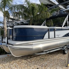 Larson LX 850 Classic SF