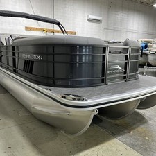 Bennington 22 LSB