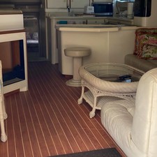 Sea ray 500 db sedan bridge